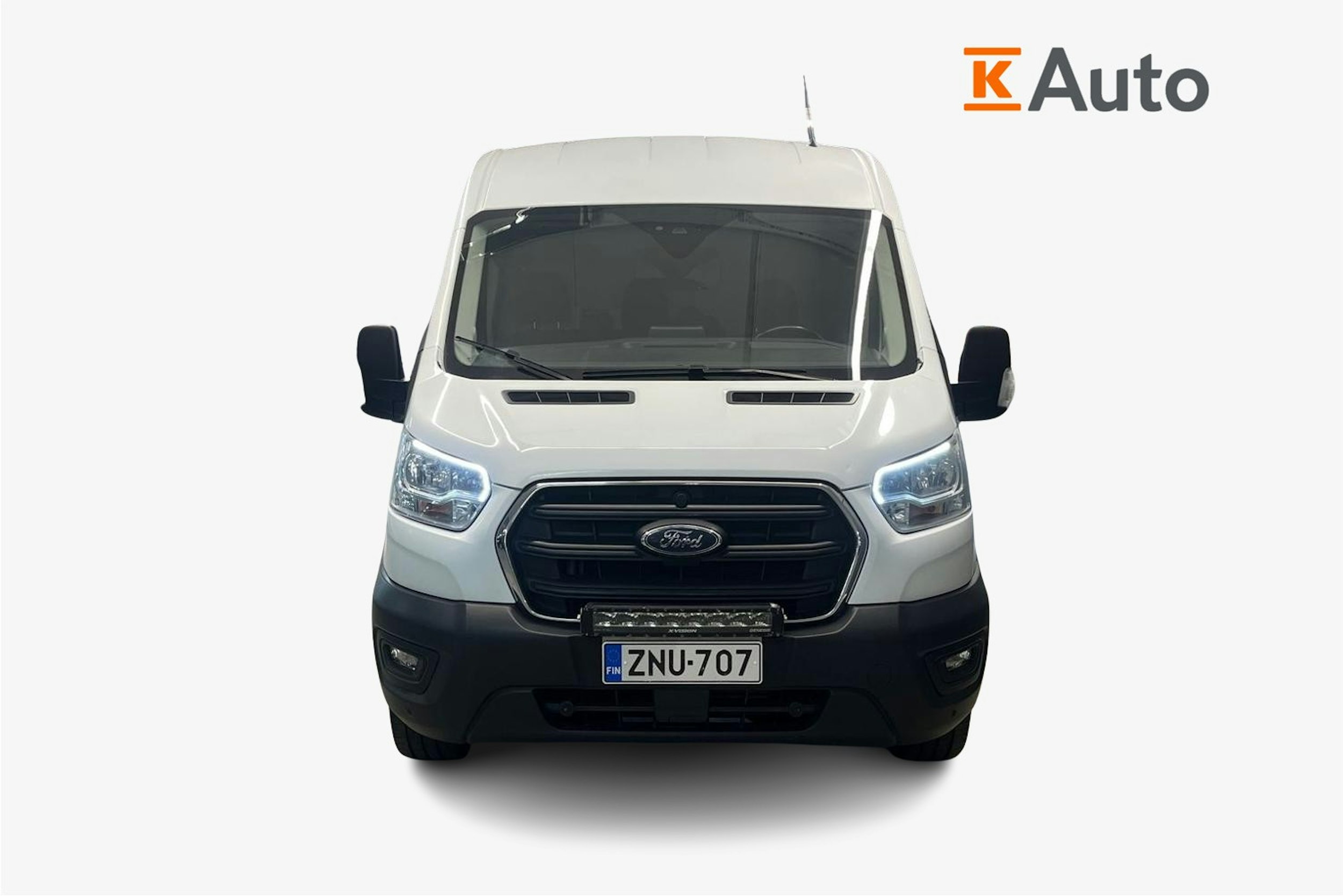 valkoinen Ford Transit 2021 kuva 4.
