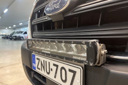 valkoinen Ford Transit 2021 kuva 18.