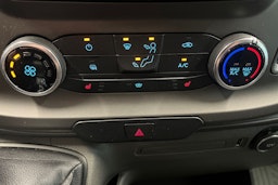 valkoinen Ford Transit 2021 kuva 23.