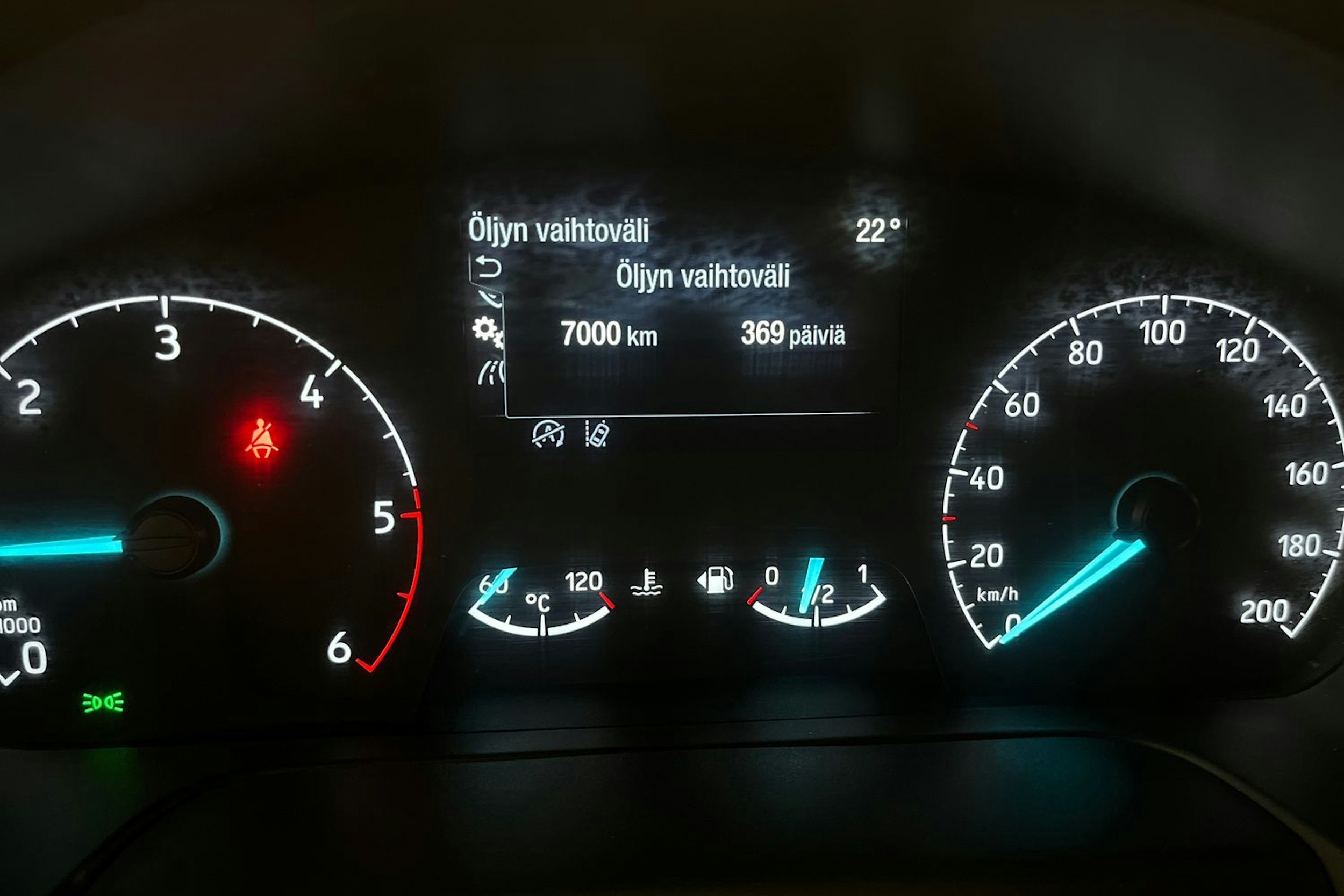 valkoinen Ford Transit 2021 kuva 27.