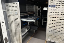 valkoinen Ford Transit 2022 kuva 11.