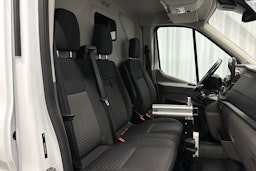 valkoinen Ford Transit 2022 kuva 16.