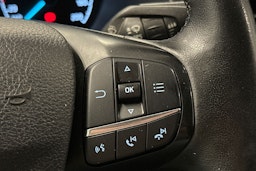 valkoinen Ford Transit 2022 kuva 18.
