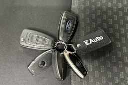 valkoinen Ford Transit 2022 kuva 24.