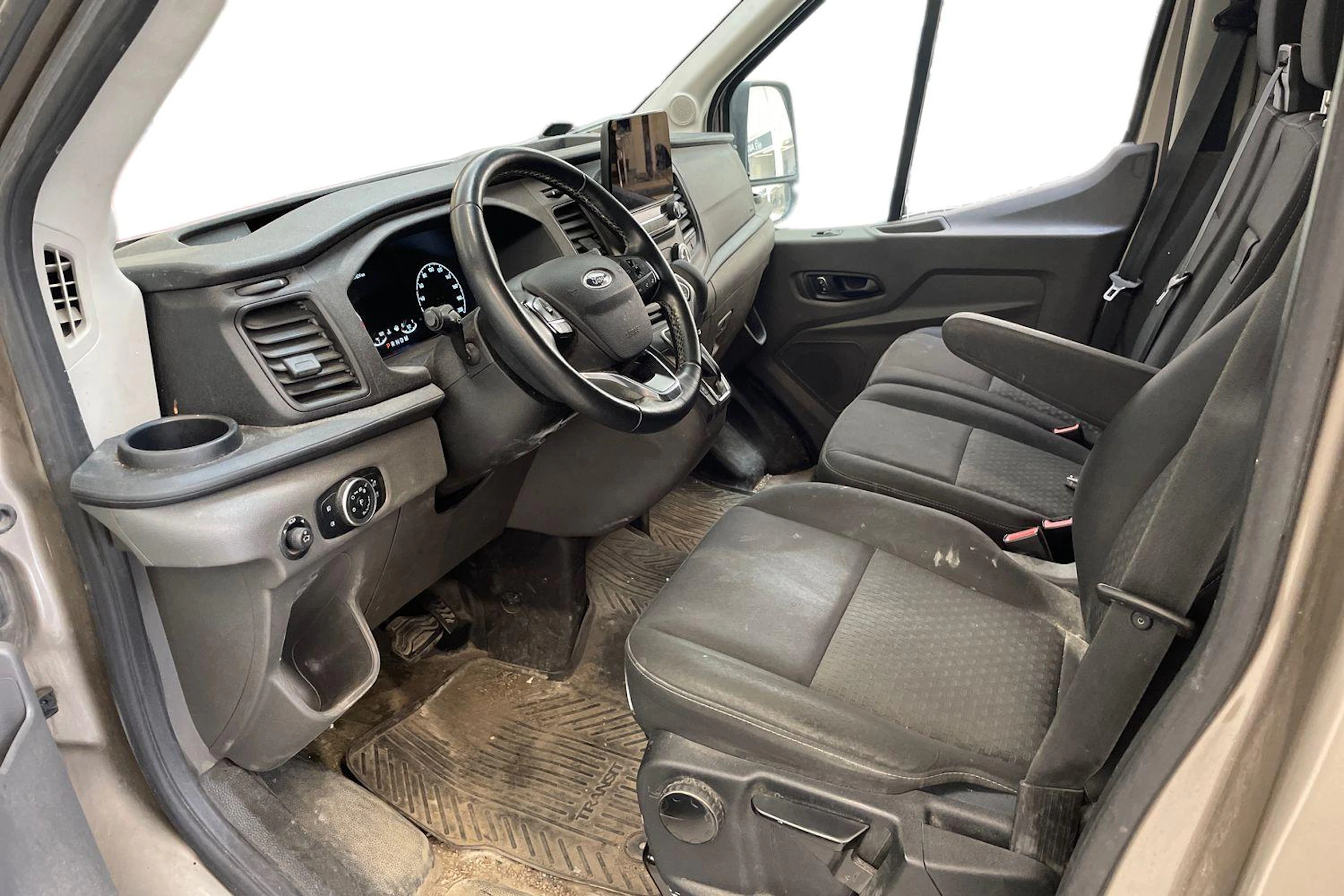 harmaa Ford Transit 2022 kuva 3.