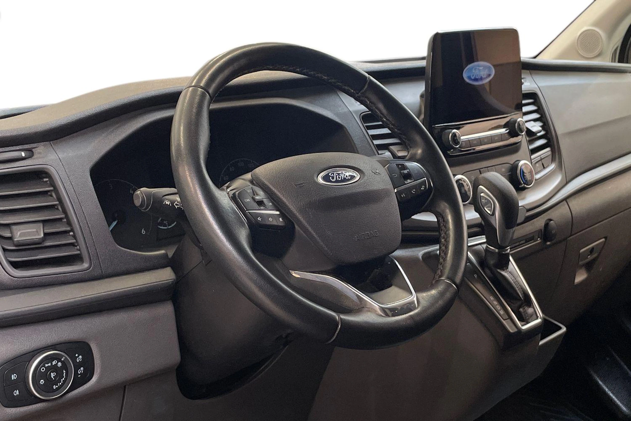 harmaa Ford Transit 2022 kuva 9.