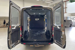 harmaa Ford Transit 2022 kuva 15.