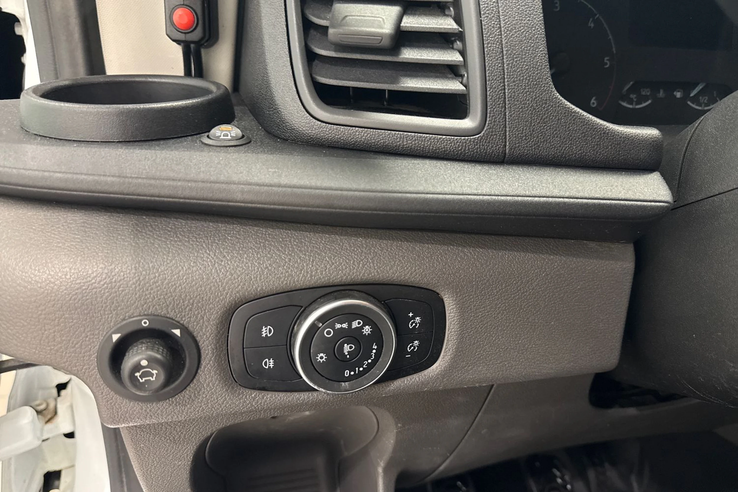 Valkoinen Ford TRANSIT 2022 kuva 22.