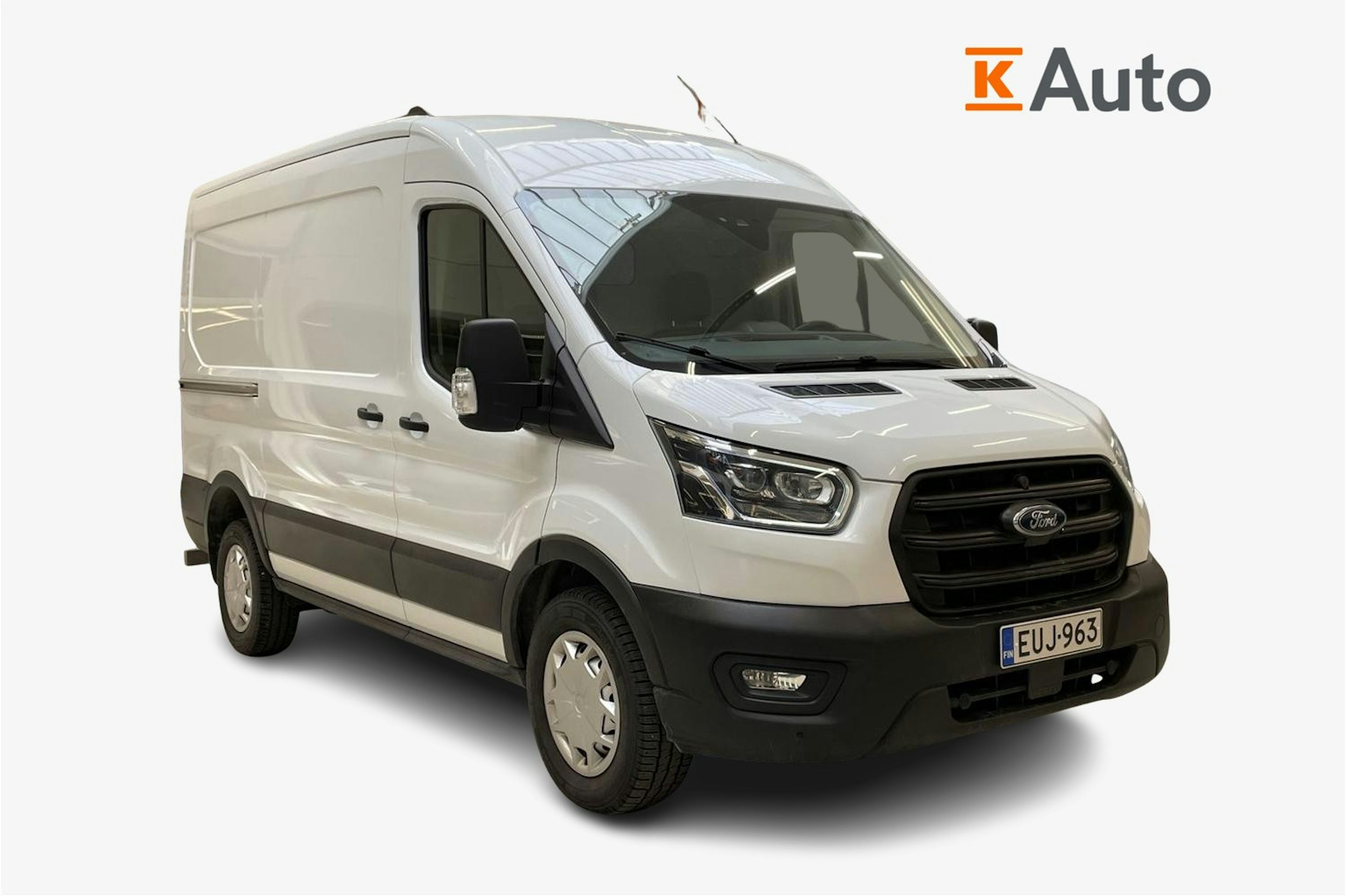 valkoinen Ford Transit 2022 kuva 1.