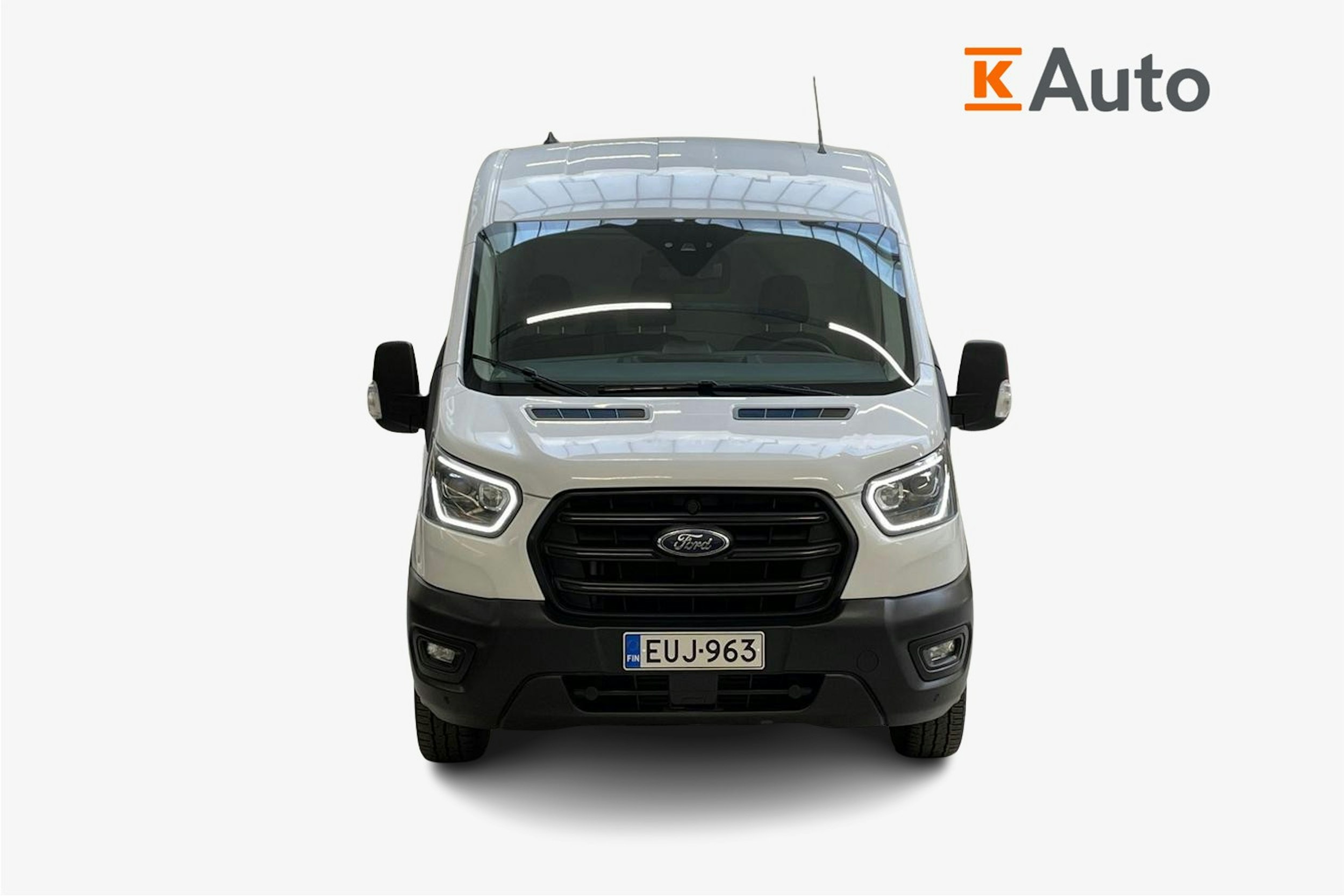 valkoinen Ford Transit 2022 kuva 5.