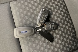 valkoinen Ford Transit 2022 kuva 22.