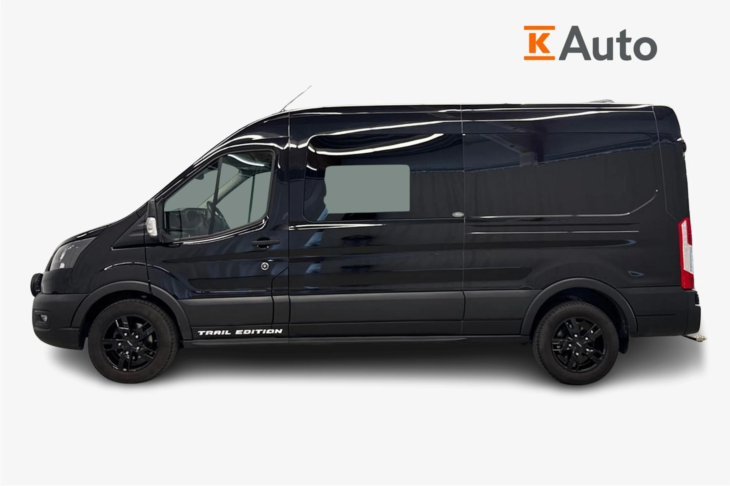 musta Ford Transit 2022 kuva 7.