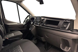musta Ford Transit 2022 kuva 9.