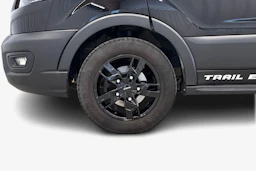musta Ford Transit 2022 kuva 12.