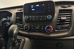musta Ford Transit 2022 kuva 24.