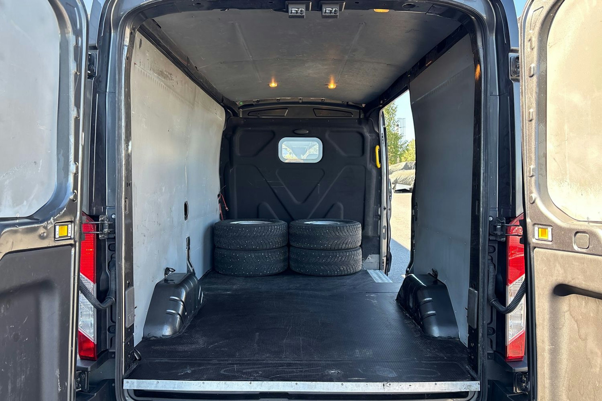Harmaa Ford TRANSIT 2022 kuva 14.