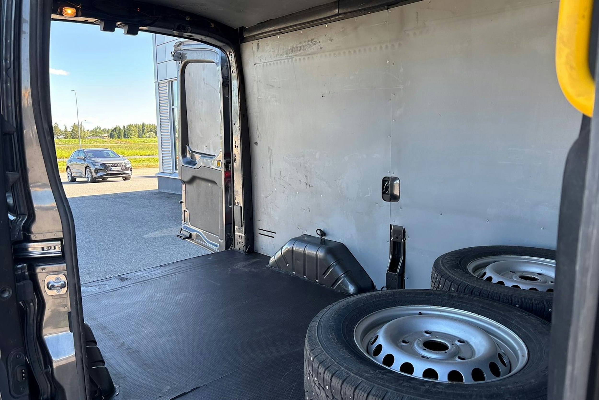 Harmaa Ford TRANSIT 2022 kuva 15.