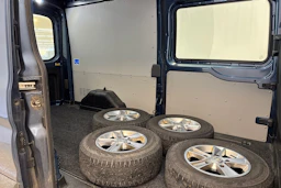 sininen Ford Transit 2022 kuva 4.