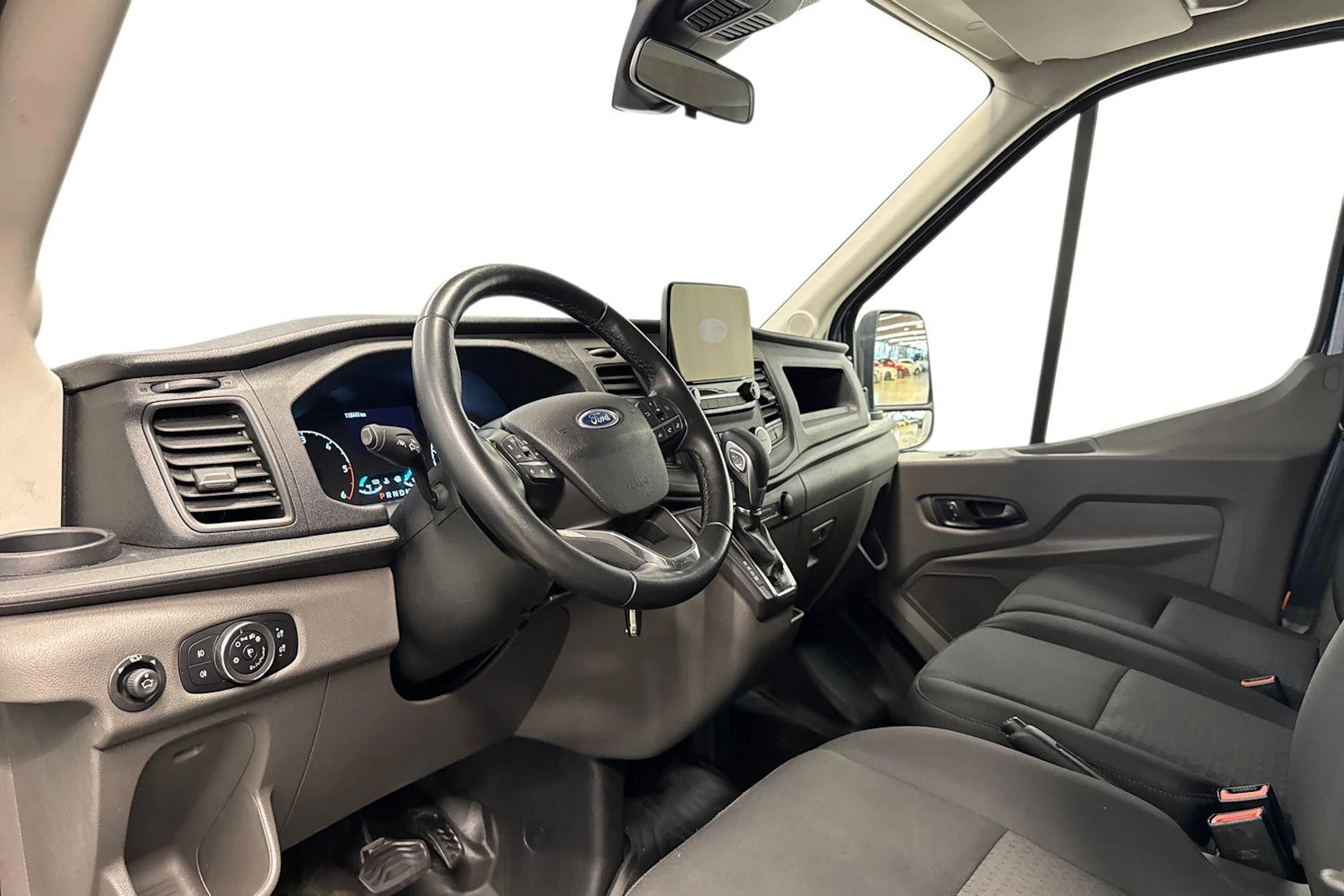 sininen Ford Transit 2022 kuva 8.