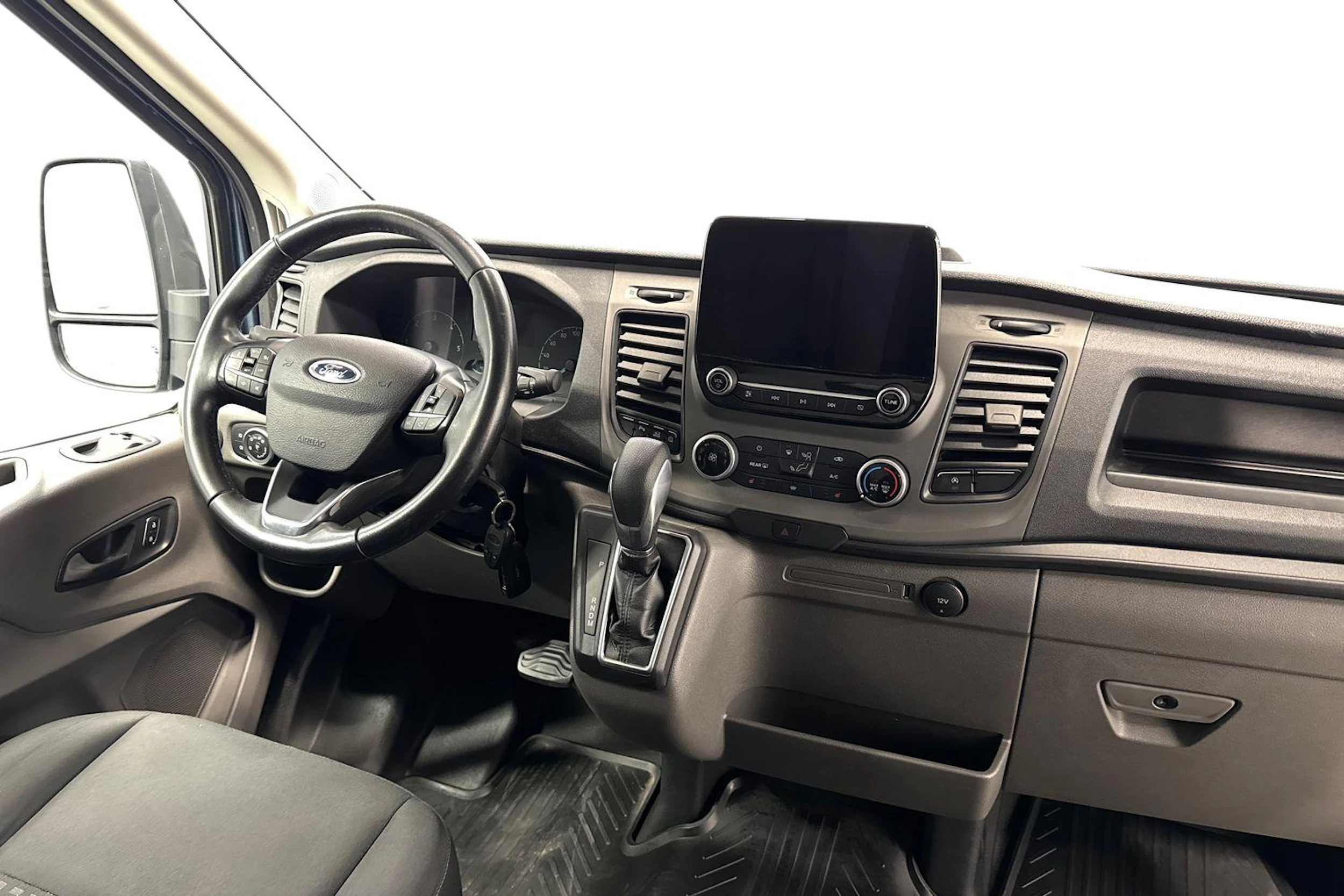 sininen Ford Transit 2022 kuva 11.