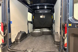 sininen Ford Transit 2022 kuva 27.