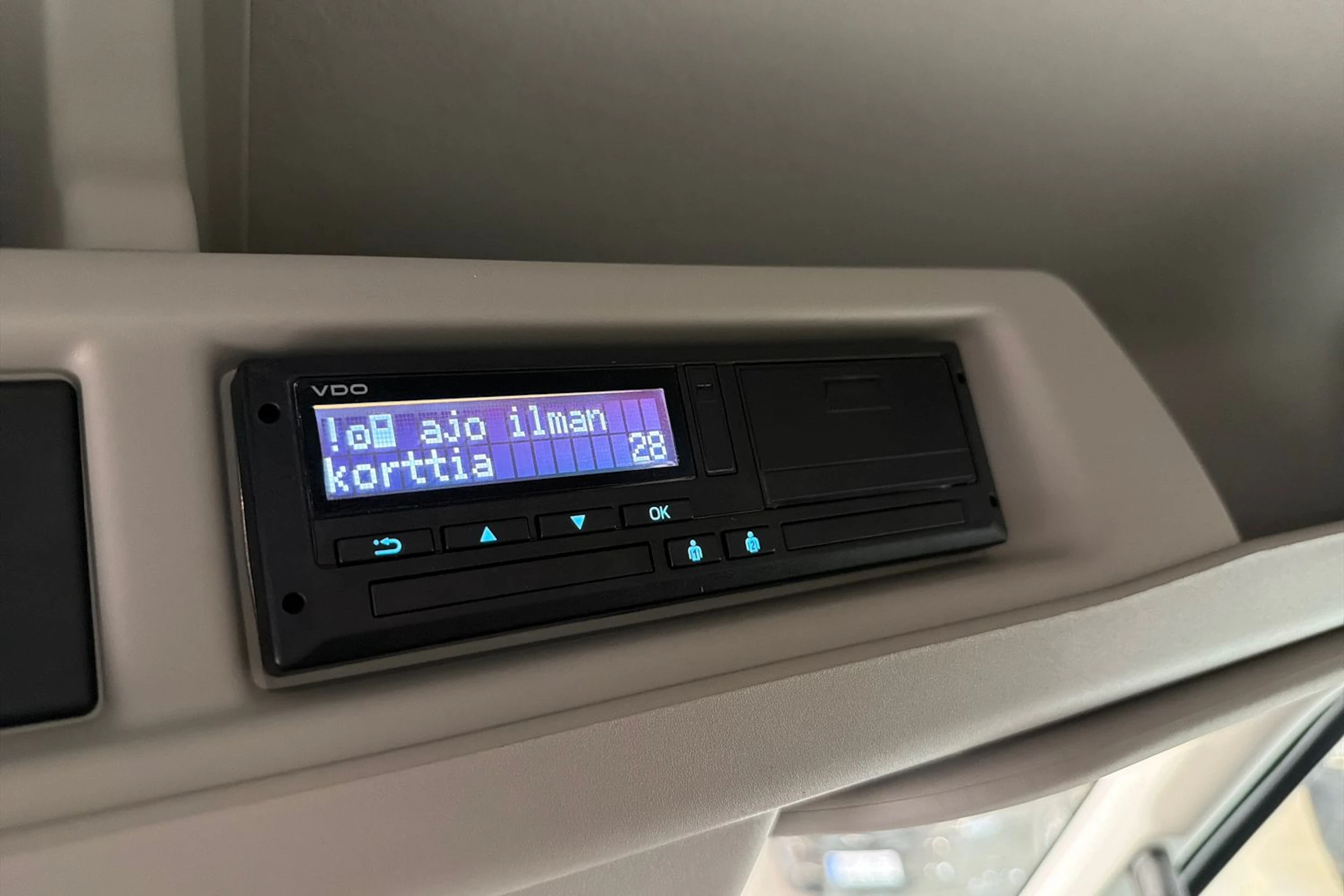 valkoinen Ford Transit 2022 kuva 19.