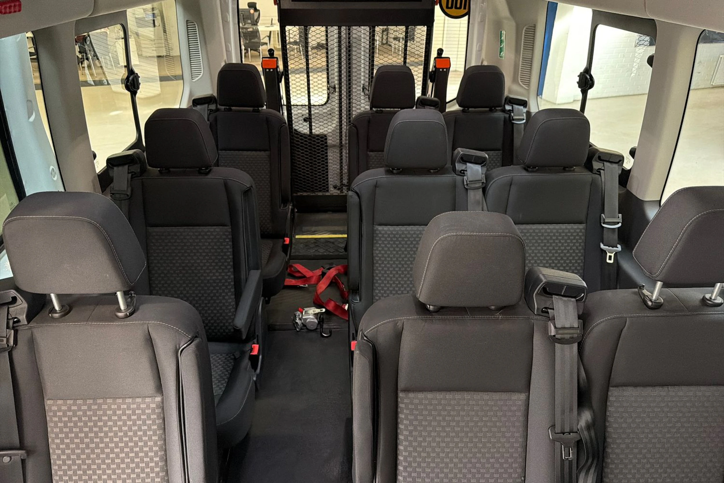 valkoinen Ford Transit 2022 kuva 24.