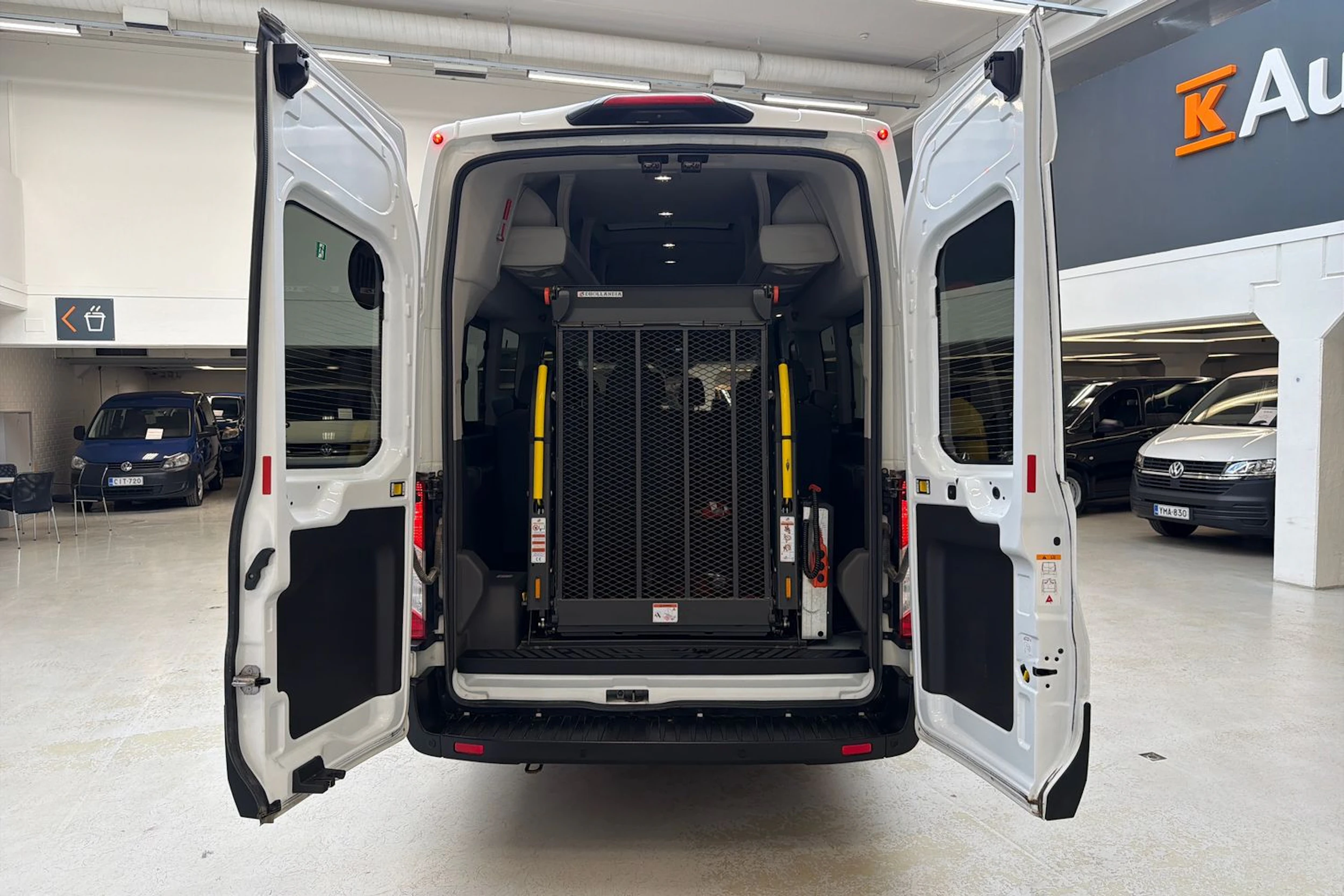 valkoinen Ford Transit 2022 kuva 25.