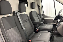 valkoinen Ford Transit 2022 kuva 23.