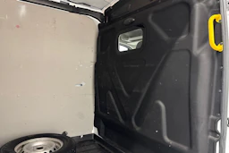valkoinen Ford Transit 2022 kuva 25.