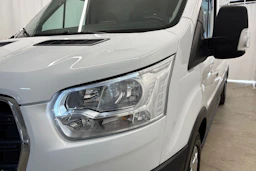 valkoinen Ford Transit 2022 kuva 28.