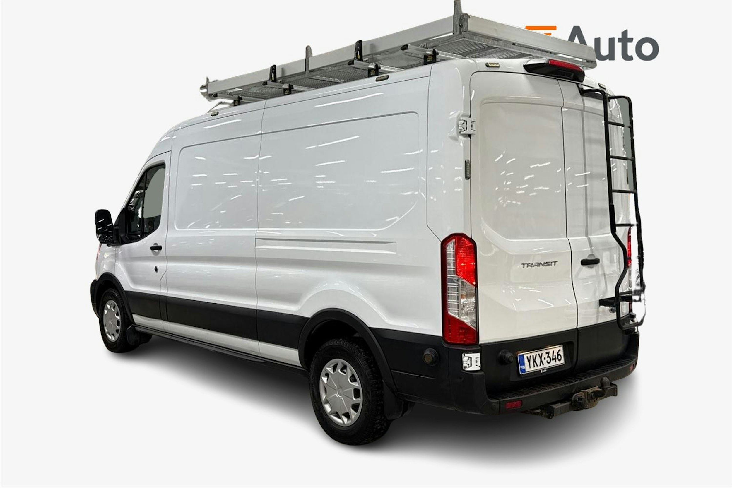 valkoinen Ford Transit 2022 kuva 7.