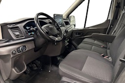 valkoinen Ford Transit 2022 kuva 8.