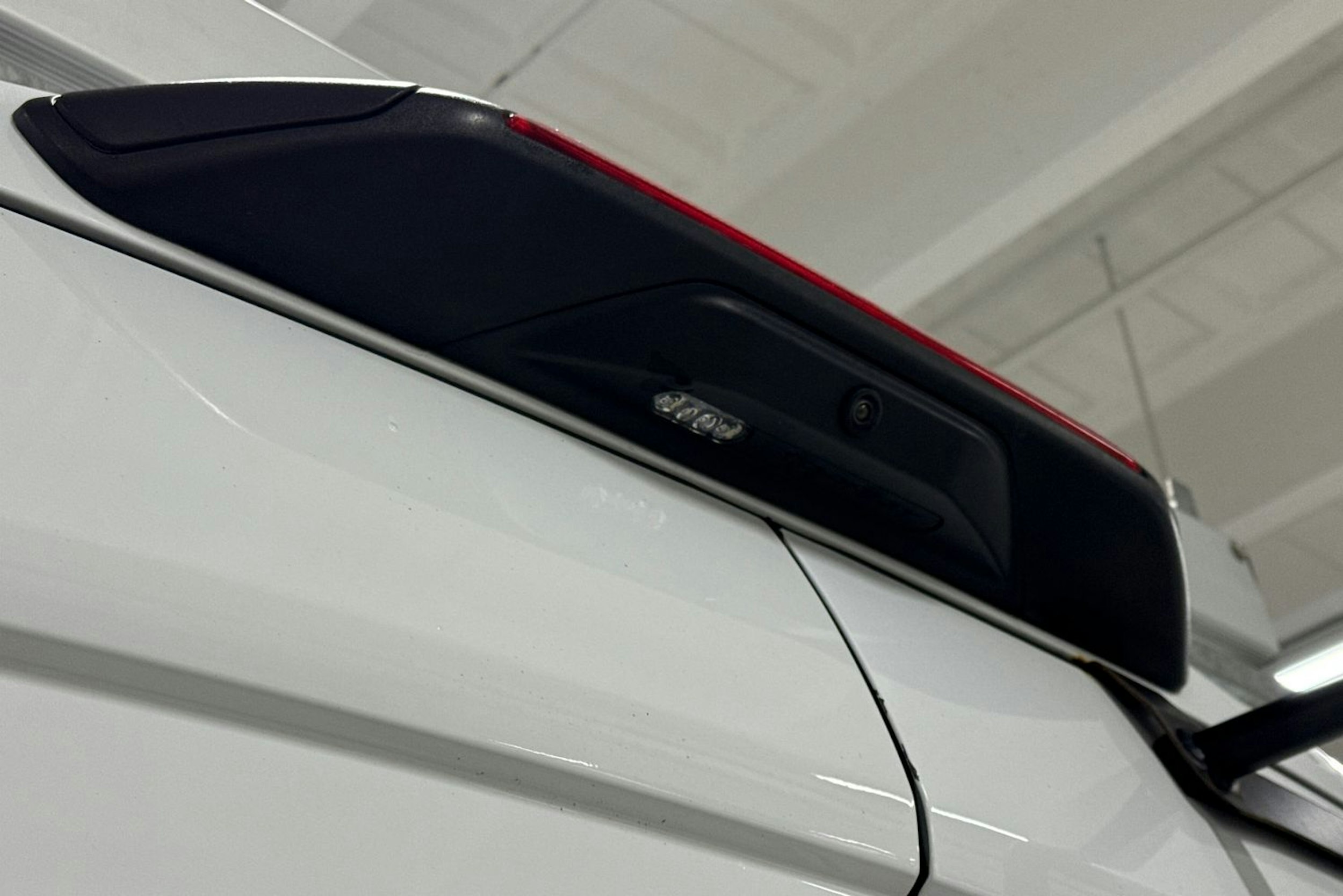 valkoinen Ford Transit 2022 kuva 17.