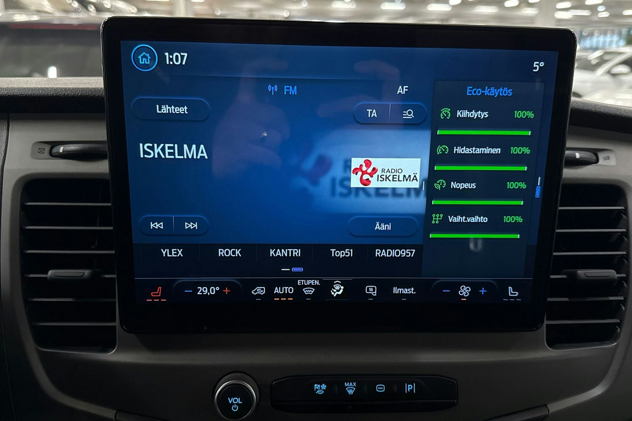 valkoinen Ford Transit 2022 kuva 24.