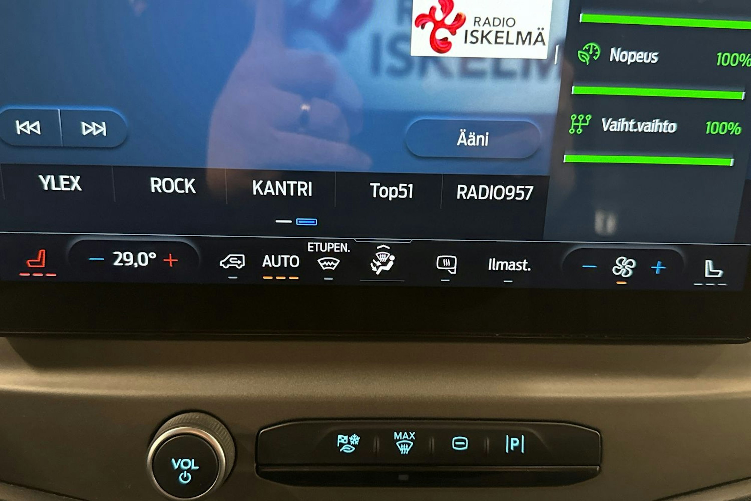 valkoinen Ford Transit 2022 kuva 26.