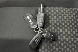 valkoinen Ford Transit 2022 kuva 28.