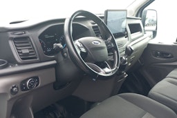 valkoinen Ford Transit 2022 kuva 7.