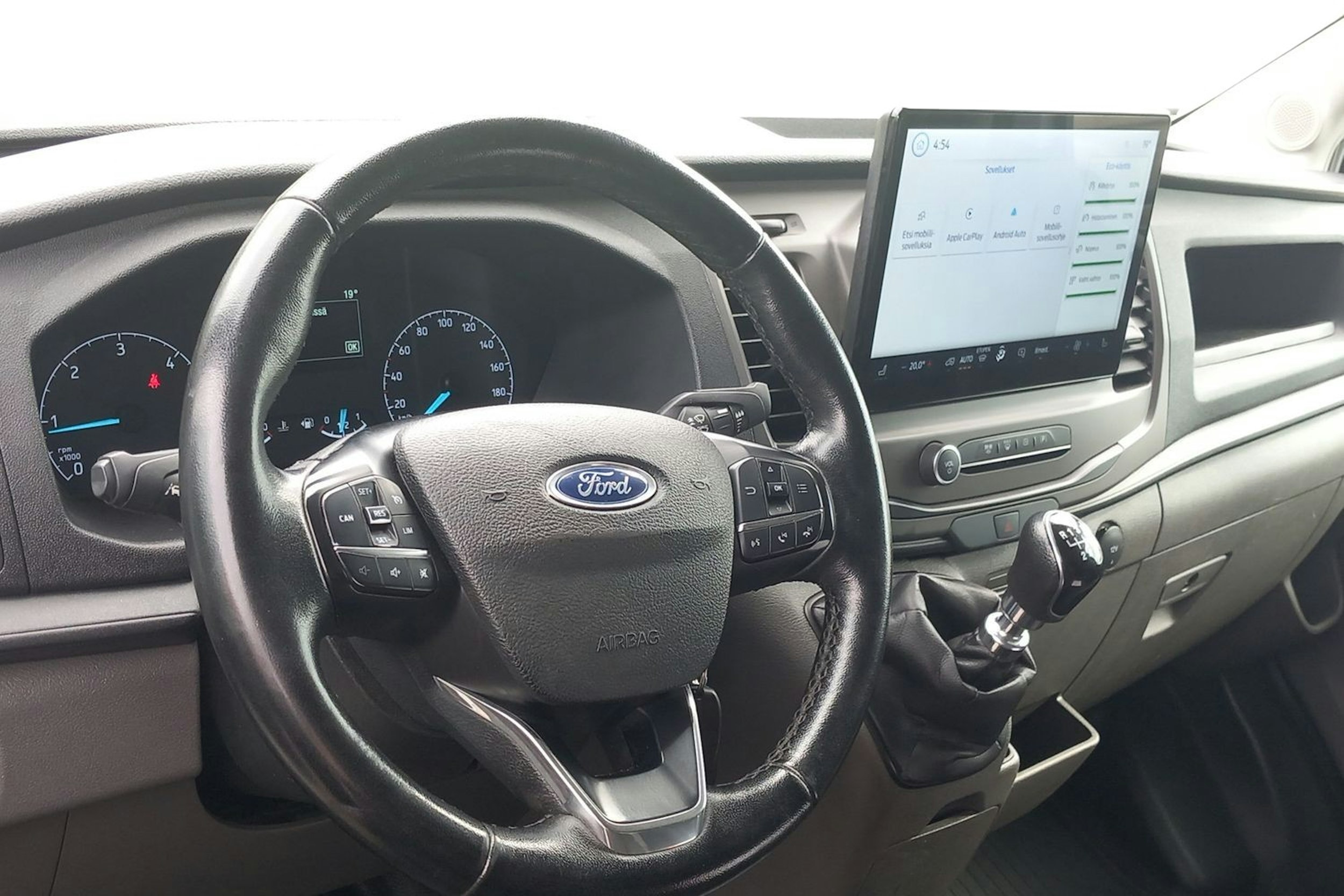 valkoinen Ford Transit 2022 kuva 9.