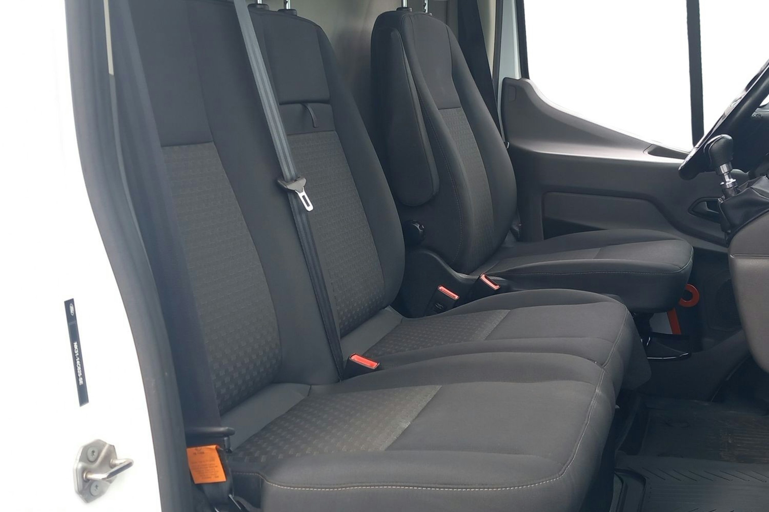 valkoinen Ford Transit 2022 kuva 10.