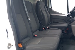 valkoinen Ford Transit 2022 kuva 10.