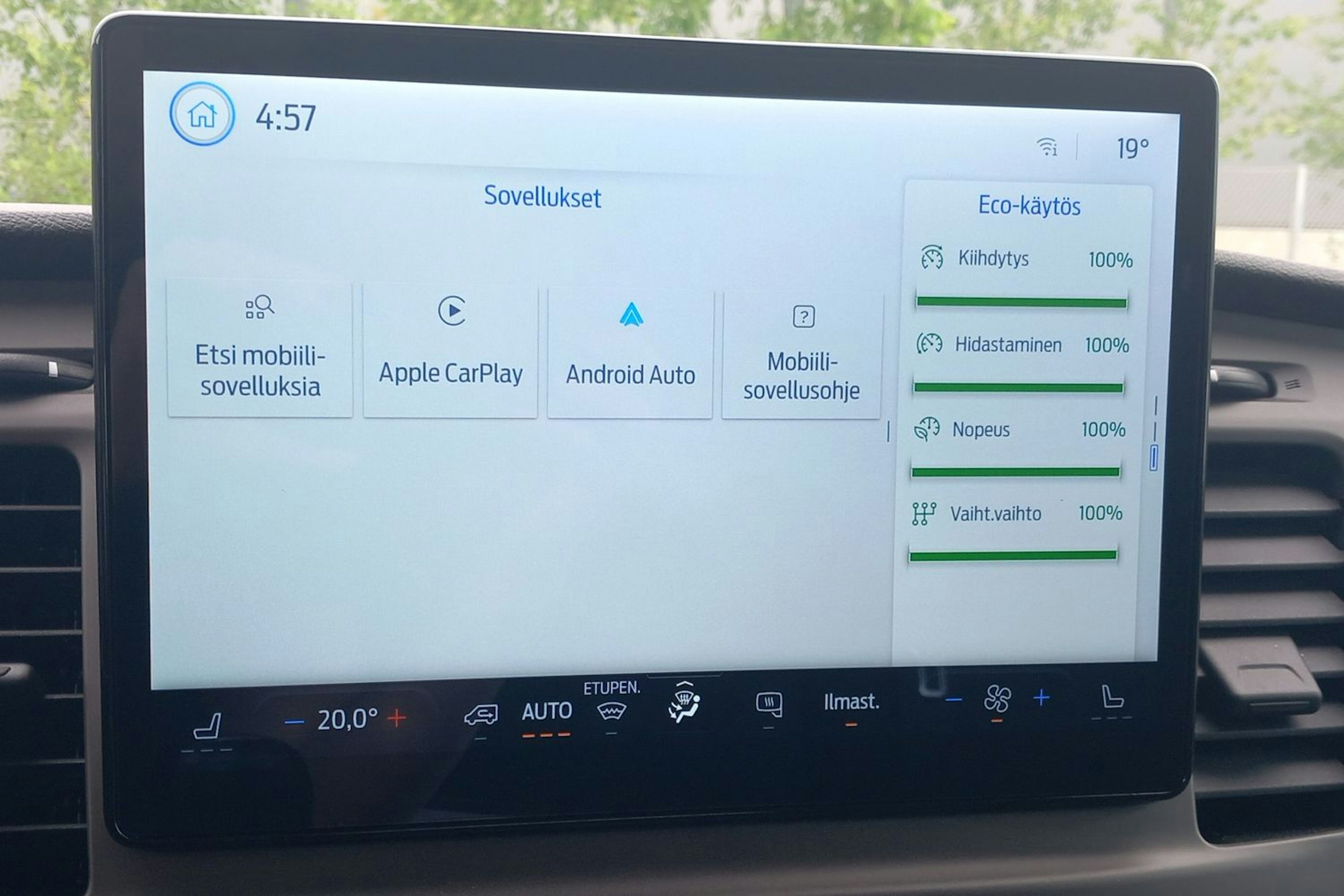 valkoinen Ford Transit 2022 kuva 15.