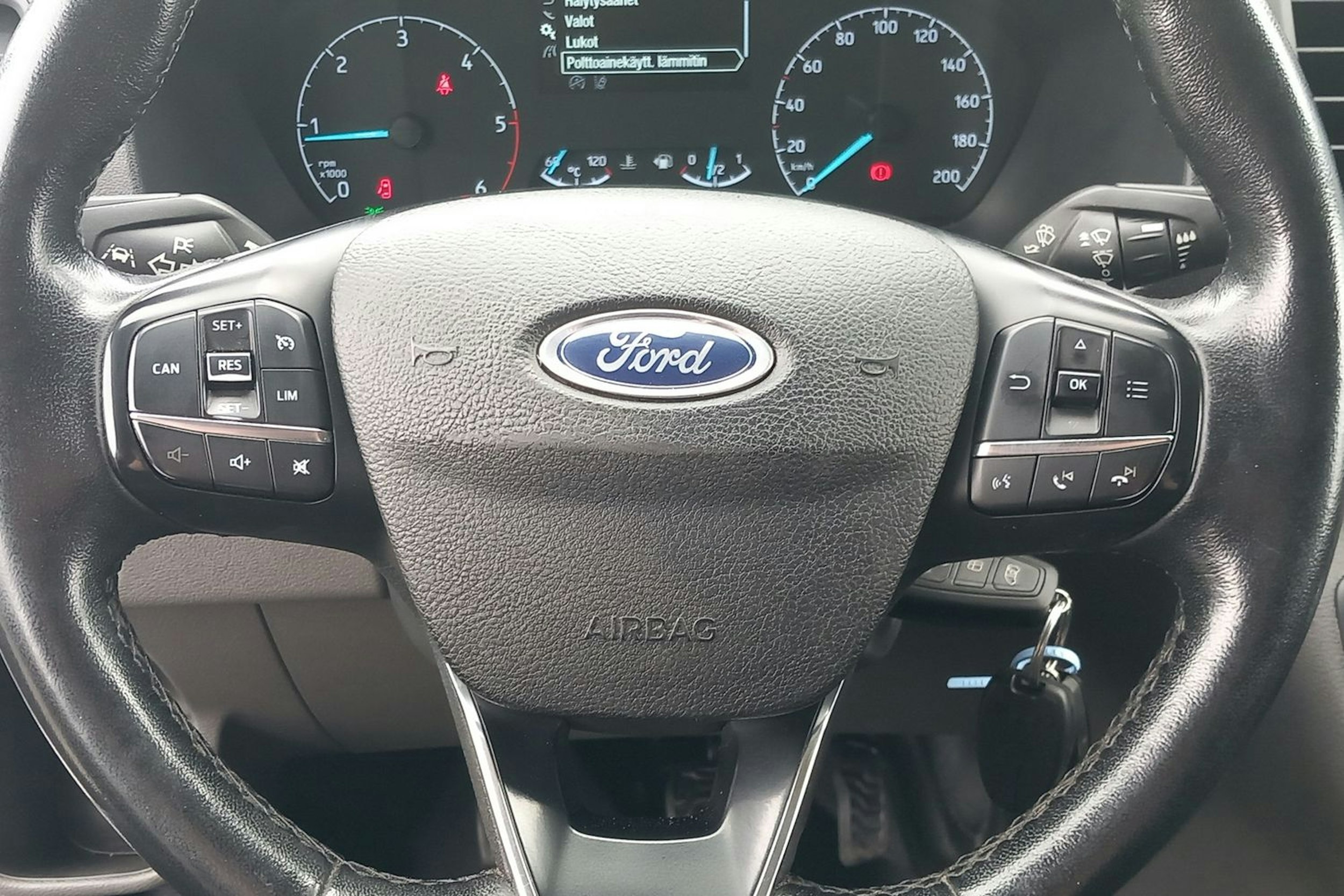 valkoinen Ford Transit 2022 kuva 24.