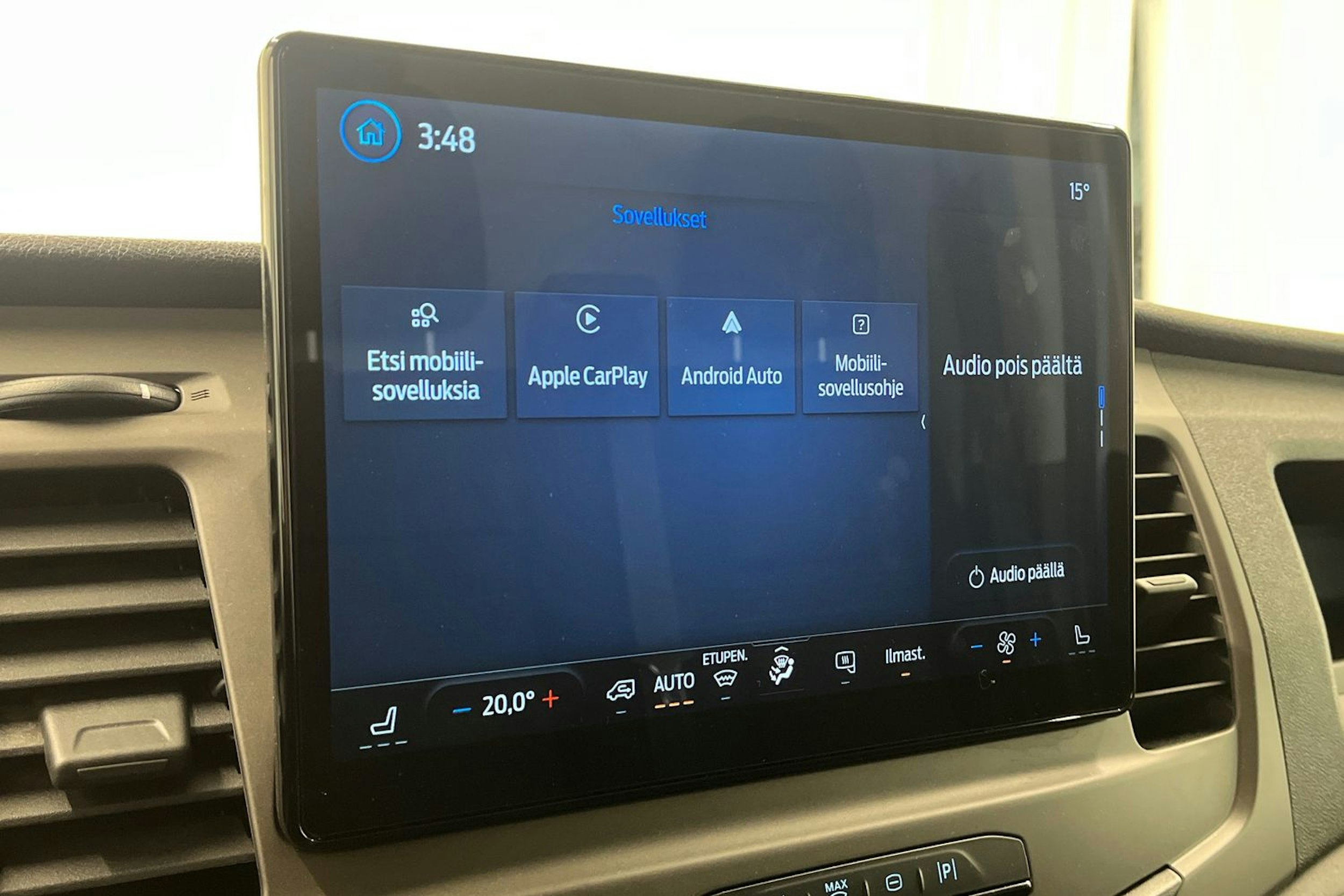 valkoinen Ford Transit 2022 kuva 28.