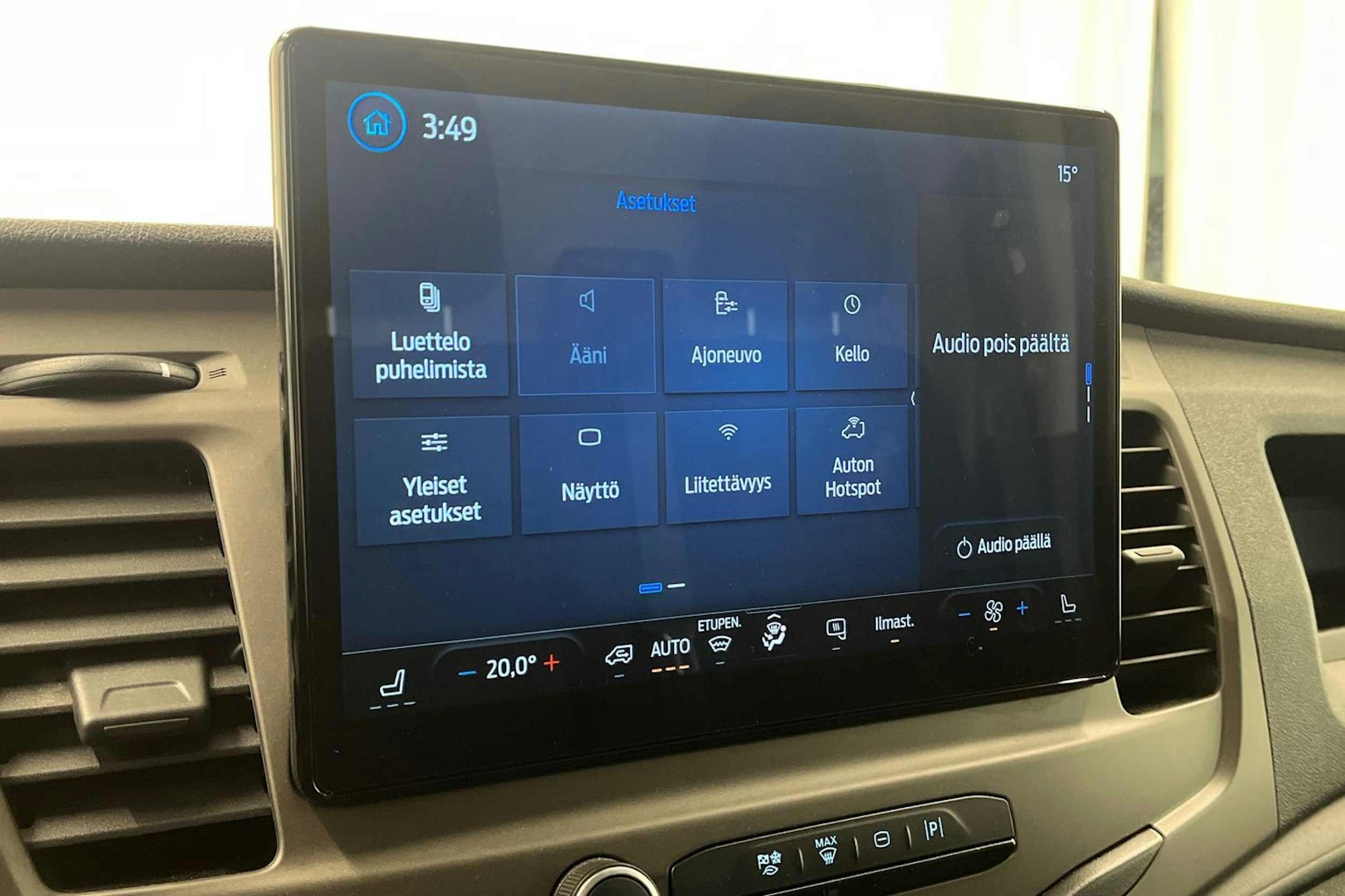 valkoinen Ford Transit 2022 kuva 29.