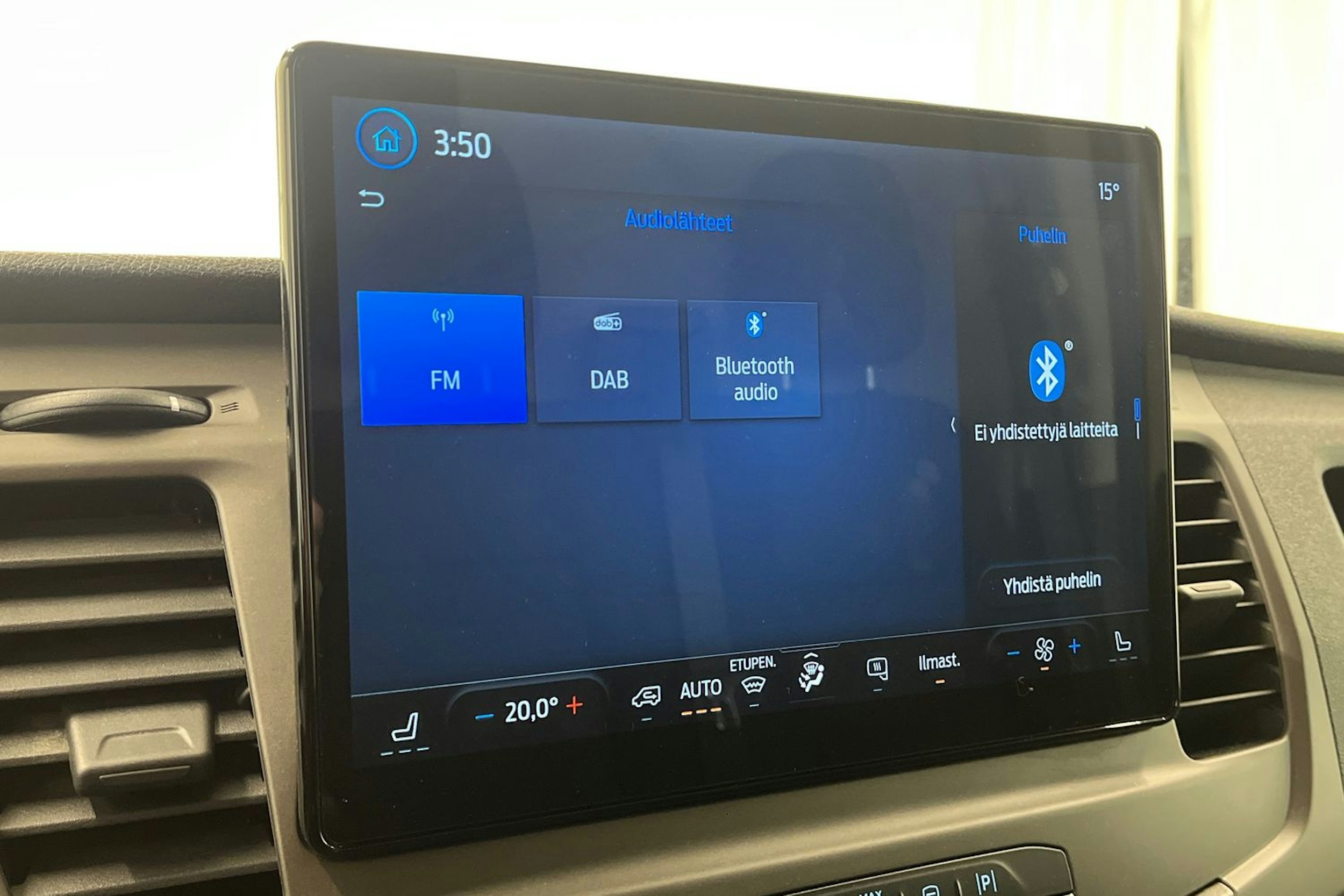 valkoinen Ford Transit 2022 kuva 31.