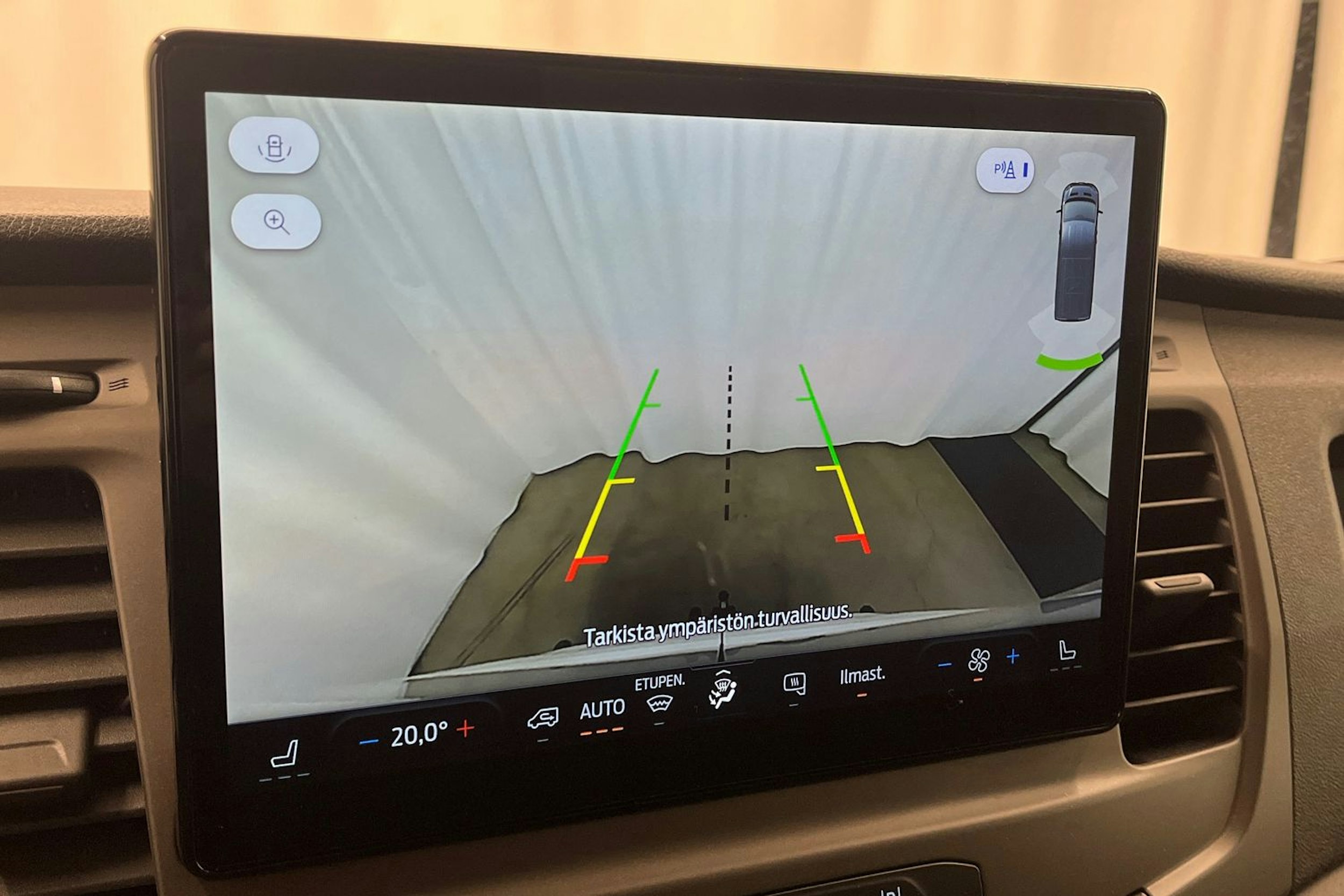 valkoinen Ford Transit 2022 kuva 32.