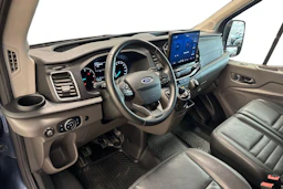 Sininen Ford Transit 2023 kuva 6.