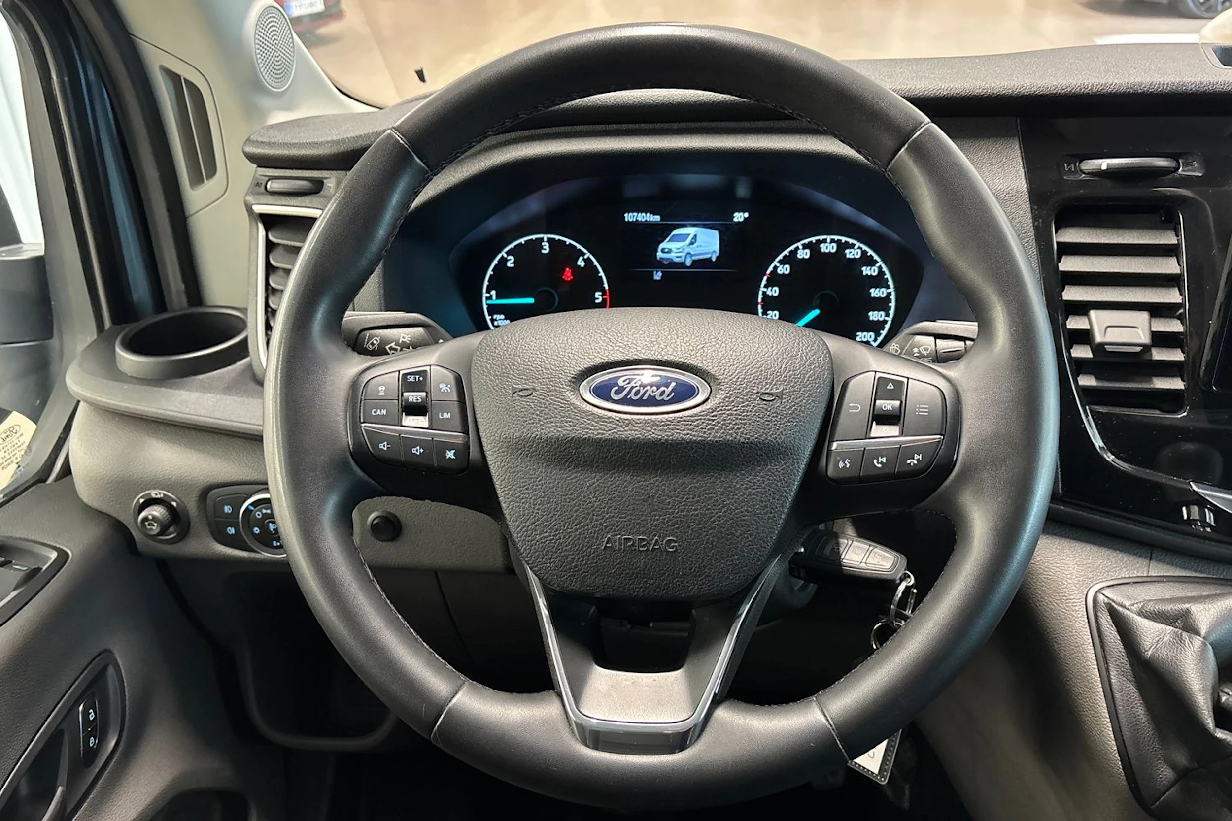 Sininen Ford Transit 2023 kuva 12.