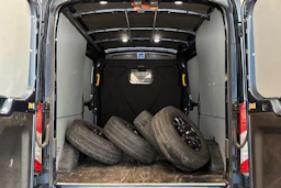 Sininen Ford Transit 2023 kuva 21.